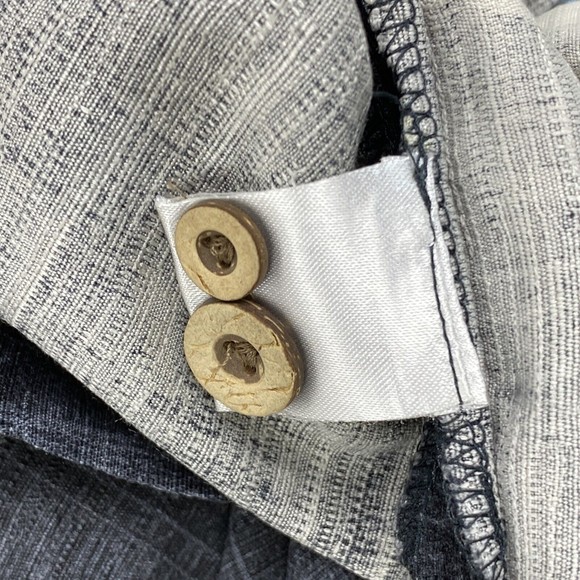 Tommy Bahama Hawaiian Silk Shirt Mens Large Pineapple Pin Up Girl Short Sleeve - Picture 8 of 9